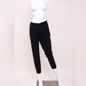 LULULEMON YOGI BLACK PANTS SIZE 6